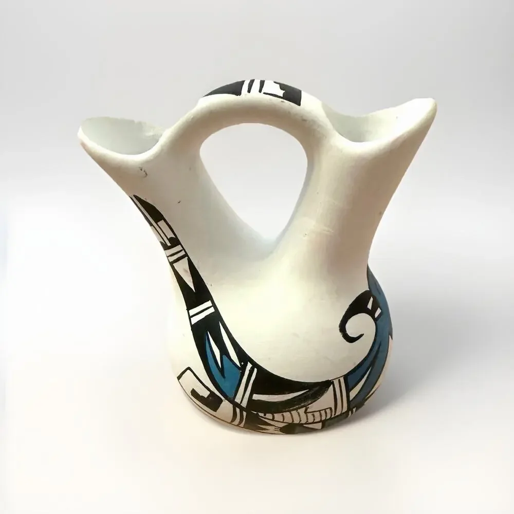 VINTAGE Native American Wedding Vase MEXICO Artist Signed 3316-44